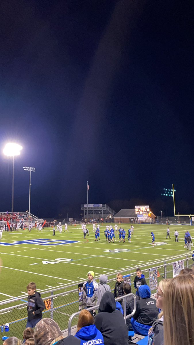 LSGirlsSoccer's tweet photo. Let’s go @LSFootball1 💪🏈 https://t.co/GOE3FQXkoB