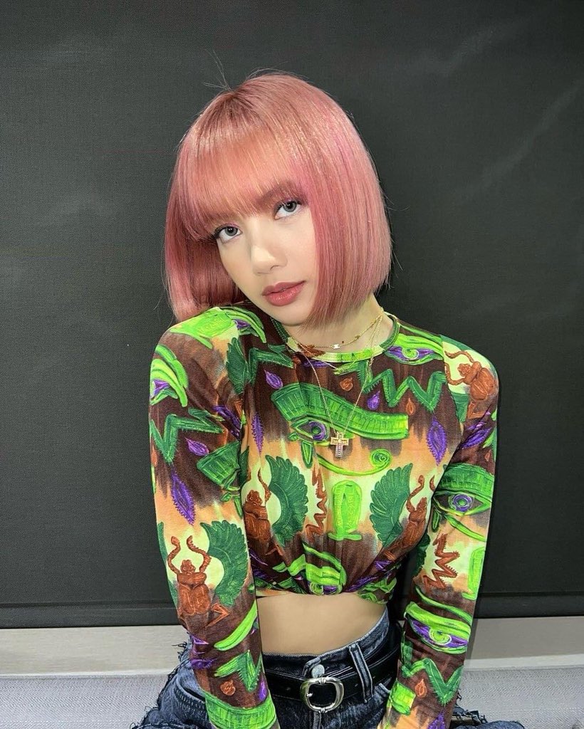 onHngHoa1's tweet image. Em bé để tóc hồng xinh quá nè... Vote cho e lên top 4 nha !! i vote #lisa on #MAMAVOTE @BLACKPINK