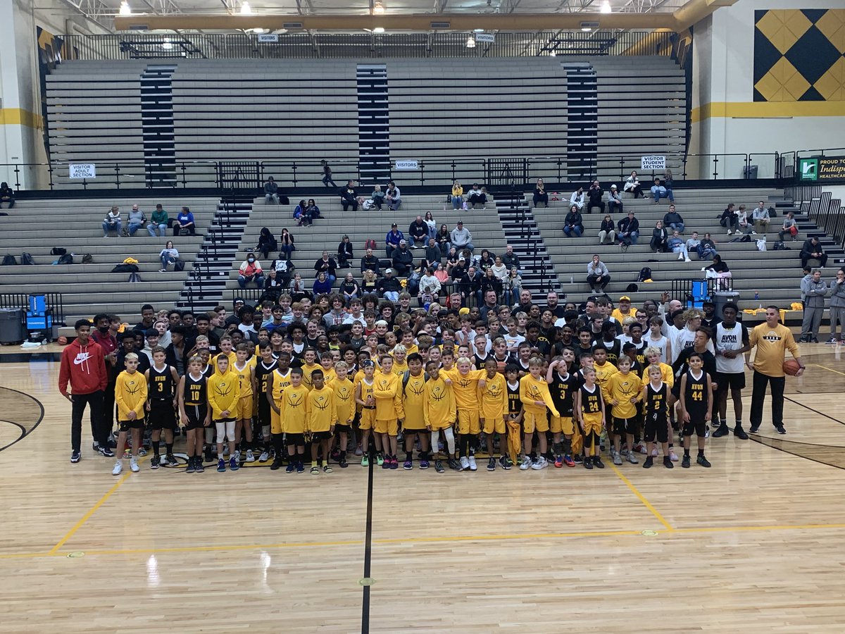 CoachDSchauss's tweet photo. It’s a great day to be an Oriole!
Love having everyone together and doing what we love to do!
Thank you to all the parents, athletes, coaches, and community members who came out and supported tonight!
#OneAvon https://t.co/Wx0JI1V4ru