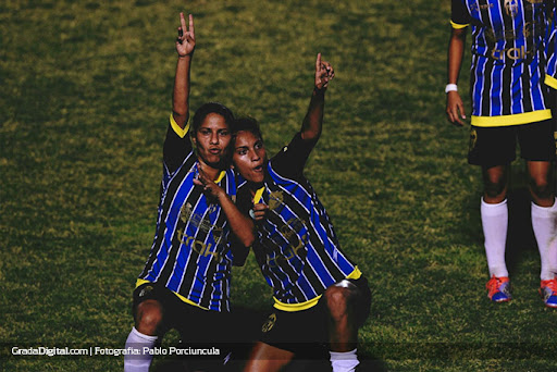 FranjolysBorges's tweet photo. Joemar Guarecuco: #LibertadoresFEM 

➡️ Estudiantes de Guarico 2016, semifinales.

➡️Flor de Patria 2018, primera ronda.

➡️América de Cali 2020, semifinales.

➡️Santa Fe 2021, semifinales.

Ahira va por su tercera final. Amuleto. 

¡Crack! 👏👏👏 https://t.co/7fEkcLqtGg