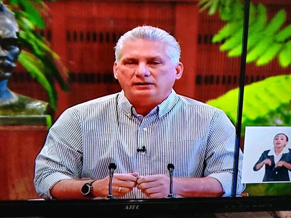 Con un pueblo como el de #Cuba no hay rendición posible, expresa <a href="/DiazCanelB/">Miguel Díaz-Canel Bermúdez</a> al inicio de su intervención este viernes #12deNoviembre #CubaVive #CubaViveYRenace