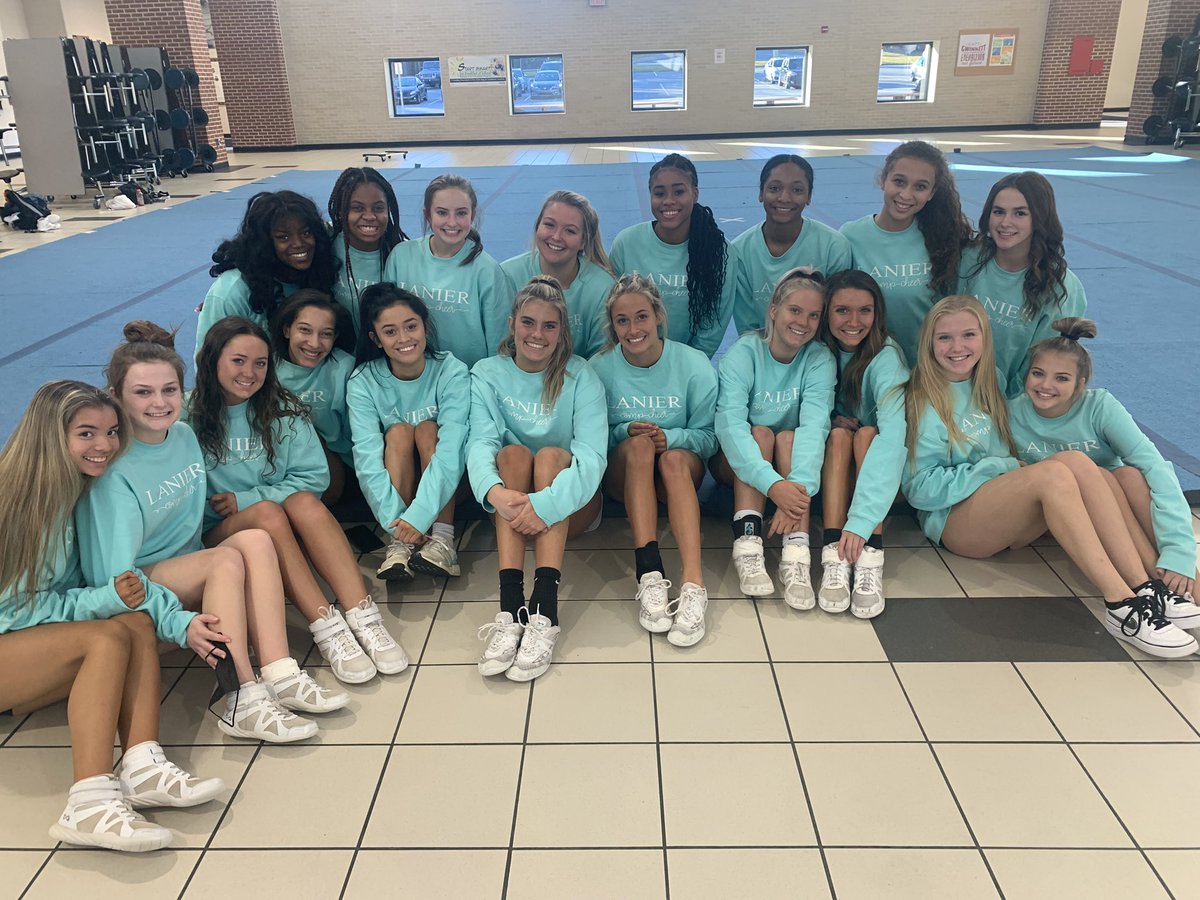 LHSSpiritCheer's tweet photo. Regions Week practice with some fun, games, & yummy dinner! #BuildTheFamily #RegionsWeek @LanierADNews https://t.co/pMQJtxcw4w