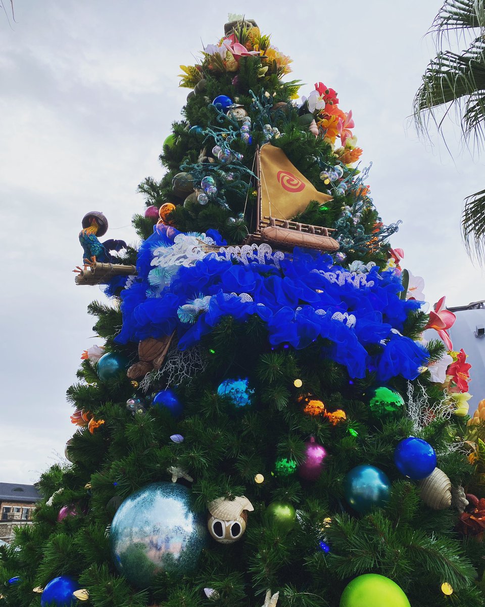 TheTouristTrek's tweet photo. Our new video is out now! We went to Disney Springs and did the Christmas Tree Stroll! Link is in the bio.
https://t.co/e019SvrZ9d
#disneysprings #disney #christmas #christmastree #moana #christmastreestroll #disney #disneyworld50 https://t.co/QbagIgY6ps
