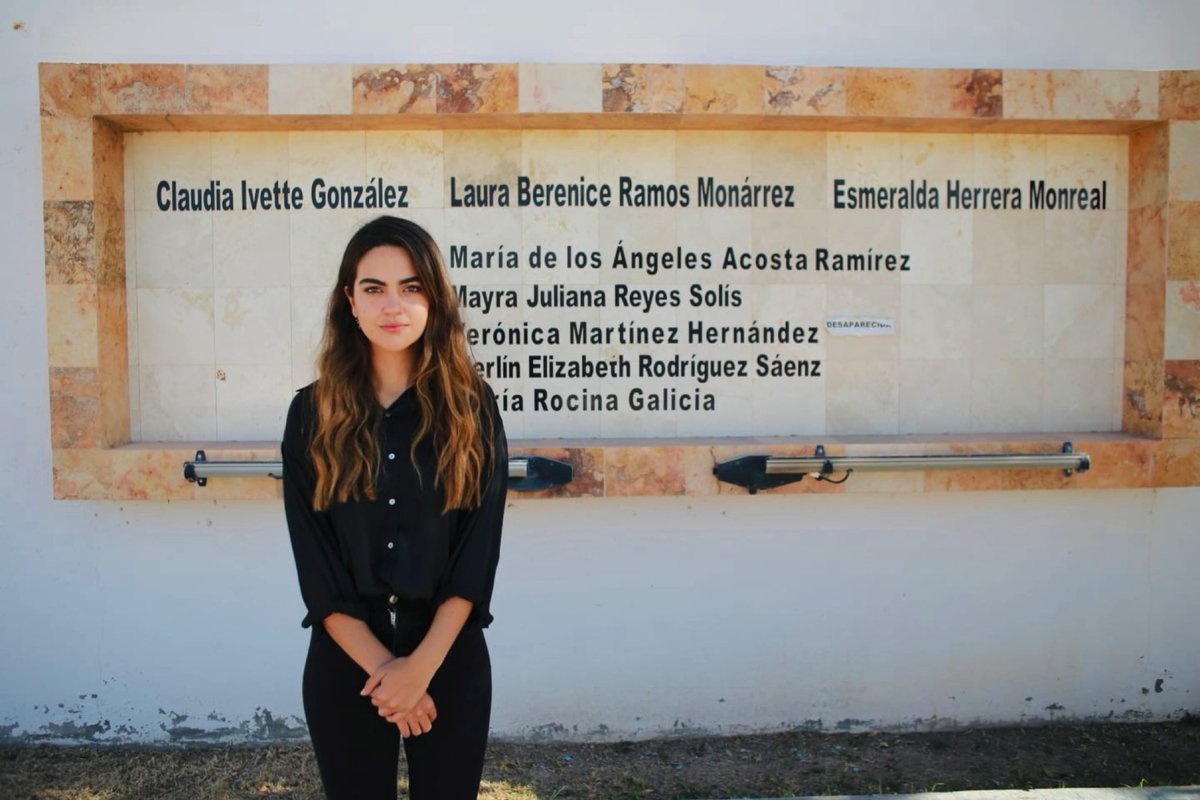 deliha25's tweet photo. " A la oposición (#Panistas, #priistas, #prdistas)  se le olvida que las niñas y los niños víctimas de la #GuerraContraElNarco ya crecimos... Y estamos legislando..."
Tremendo moquete en pleno,  atizado por @AndreaChavezTre en vivo y a todo color  desde @Mx_Diputados https://t.co/EzdWRPOHCr