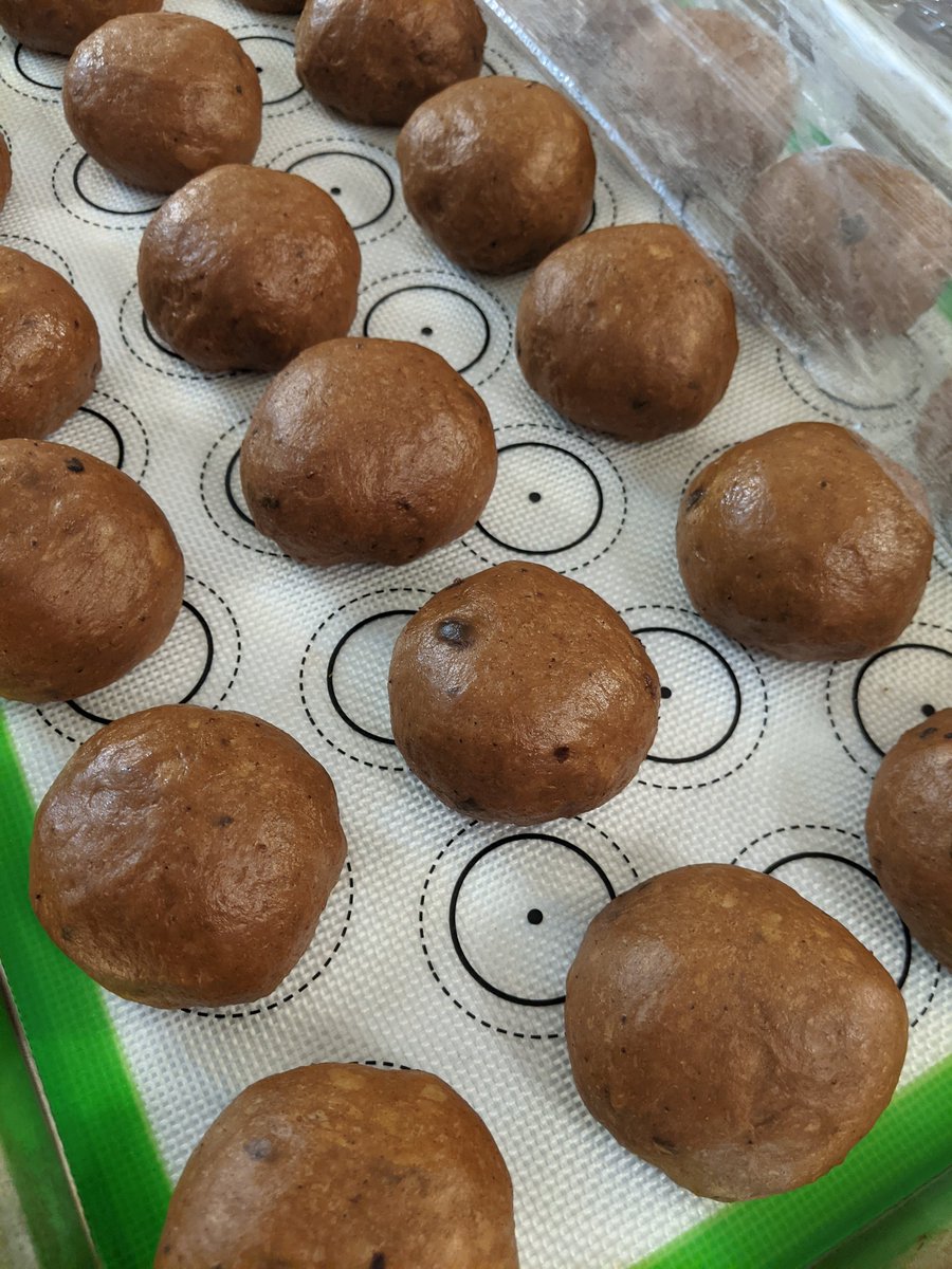 CisforCarla's tweet photo. @ValeriaBrownEdu Ooh! We can't start til E gets home from work. I'm doing some #RageBaking👩🏿‍🍳 to pass the time.

#GourmetTrini🇹🇹 https://t.co/IJUgw3QpEG