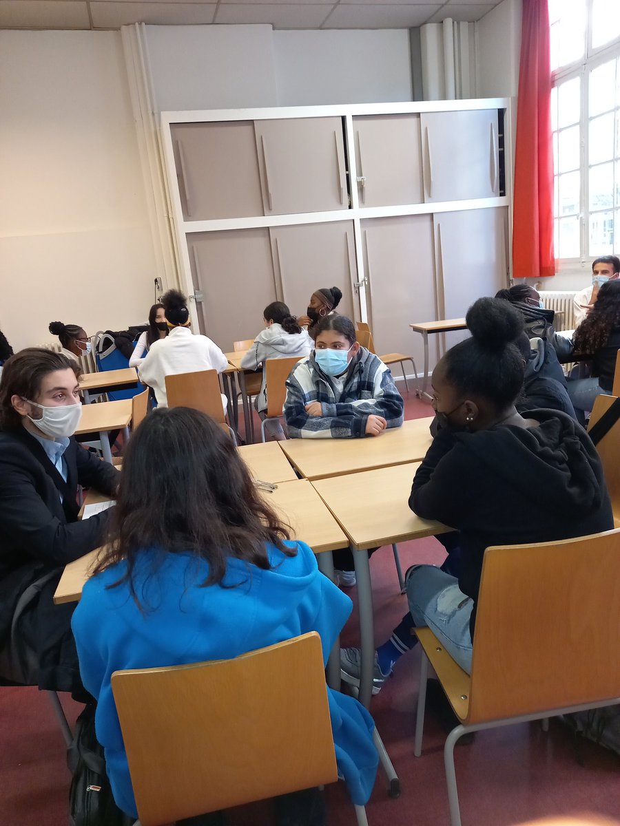 Cordée de la réussite "Objectif immobilier" : 80 collégiens sont reçus pour entamer un mentorat avec les étudiants de BTS professions immobilières : Suzanne Lacore, Braque, Clemenceau, Villon.... tous en speed-dating avant de choisir un mentor pour l'année avec l'AJE - Paris !