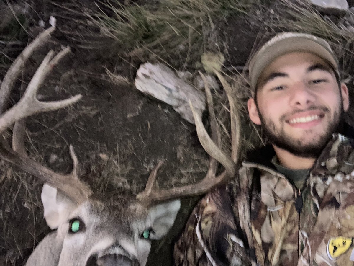 CricchioColton's tweet photo. Killed a good one tonight, even took a selfie https://t.co/yCMUam2fyD