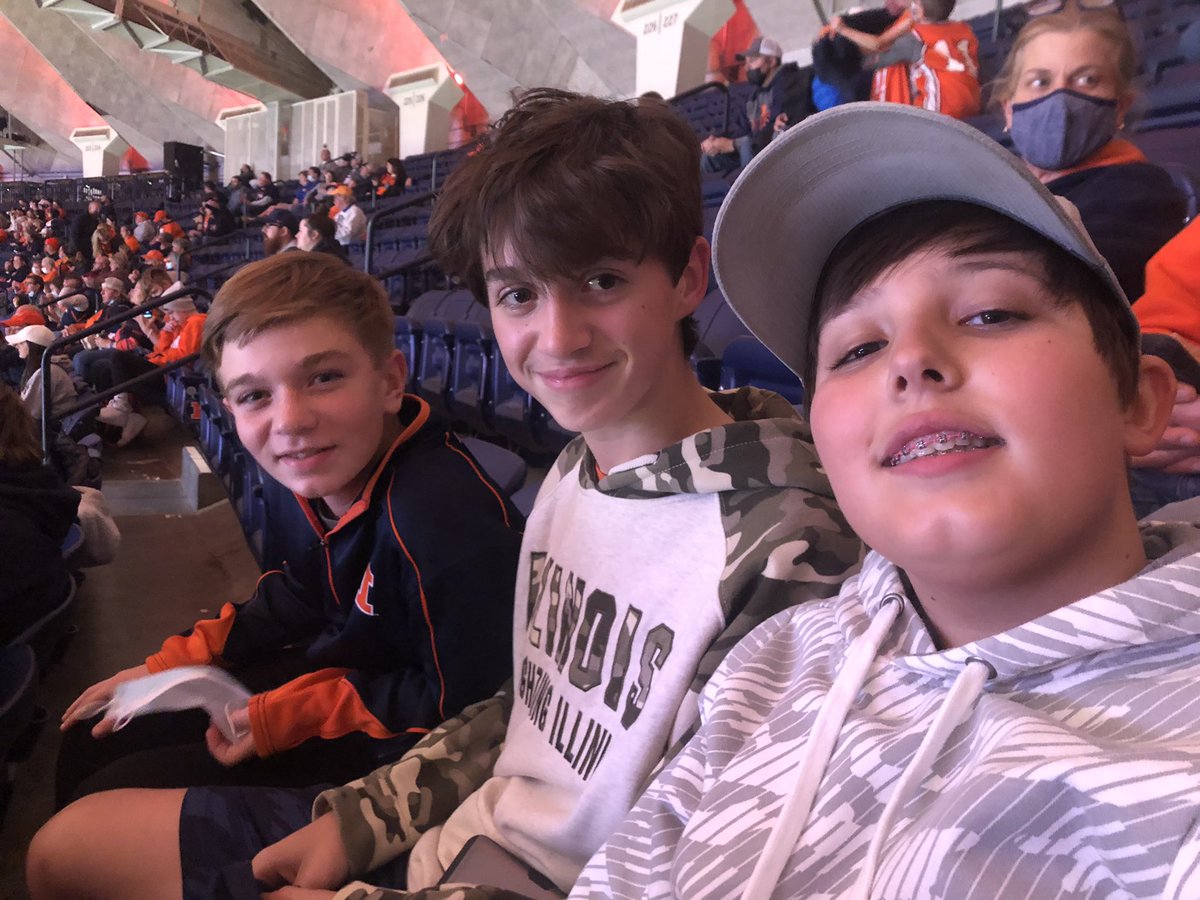 KatieMODell's tweet photo. Happy 14th Birthday Heath! Bring home a win Illini! #illiniMBB #statefarmcenter #IlliniNation https://t.co/NRLGrKYoEJ