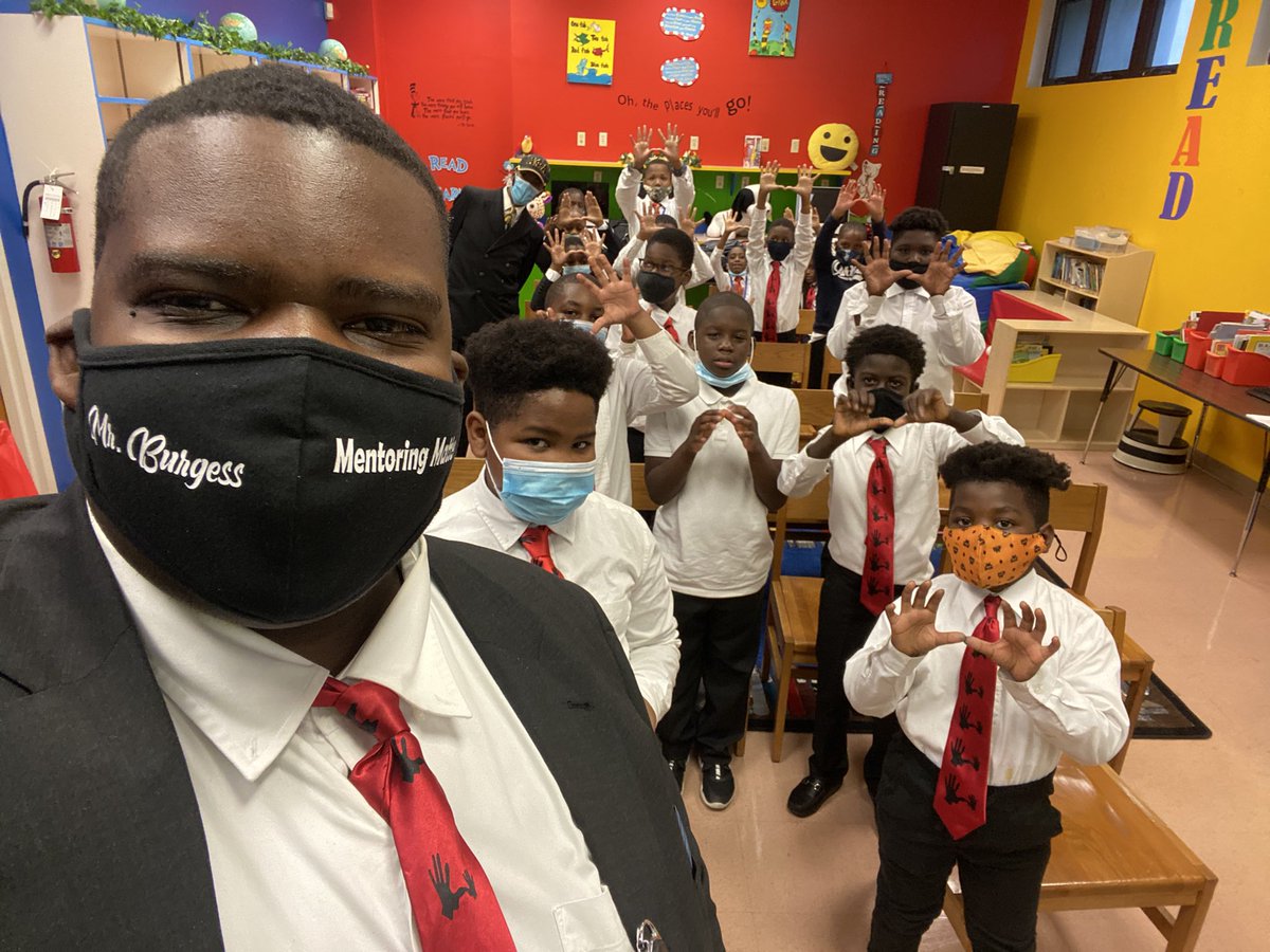 ABurgessEdu's tweet photo. The possibilities in this room gives me chill. Lots of love + passion = growth and development. Enjoyed spending time with the role models at Larkdale ES @Principal_Hart @cjoenny @lozano4ernie Thank you Mr. Smith for what you do my brother. #ReEngaging #Mentoring https://t.co/nXu3t40UQ3