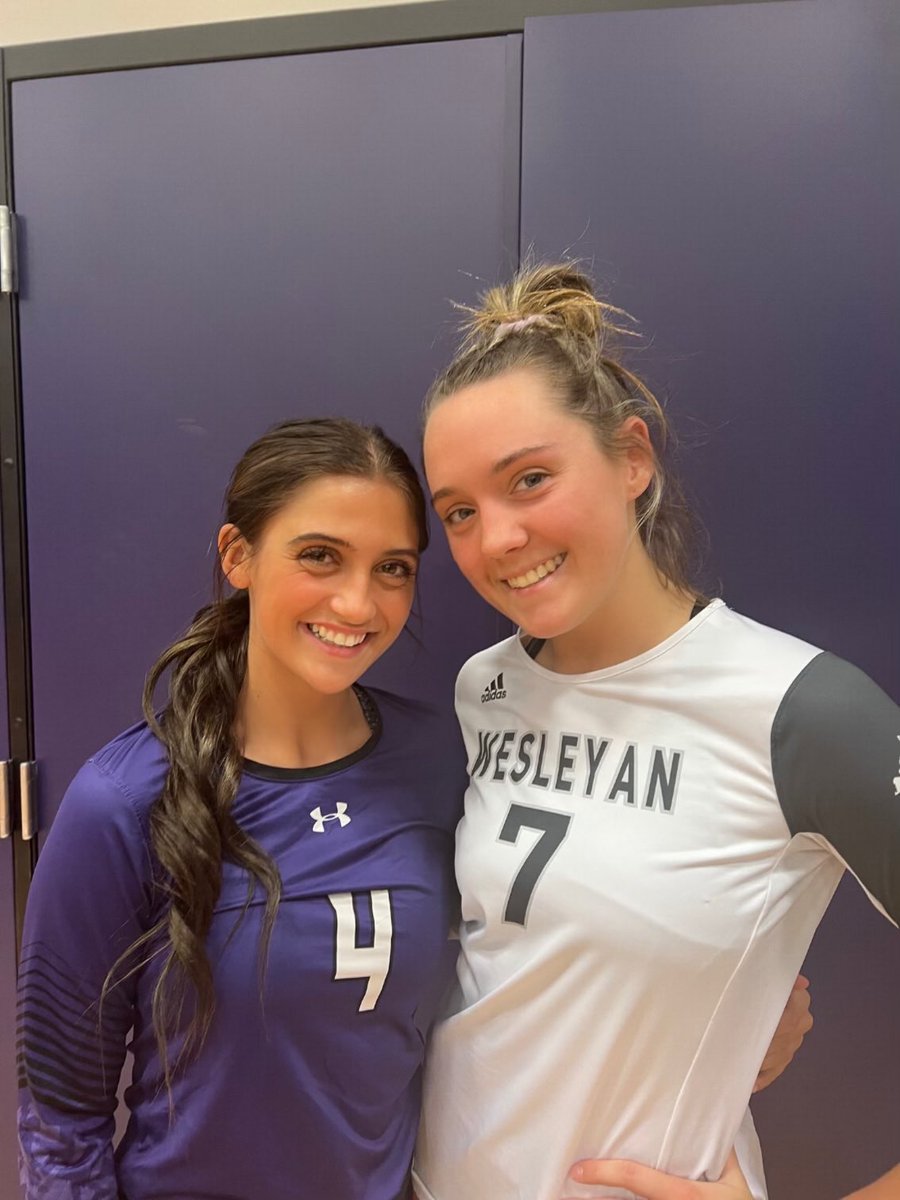 rylevball's tweet photo. They use to play in the same side of the net but tonight it was opposite sides.  🖤🏐🧡🏐 ⁦@laurengwelch⁩ ⁦@lillytrump_⁩ https://t.co/4xJ0zVIOyk