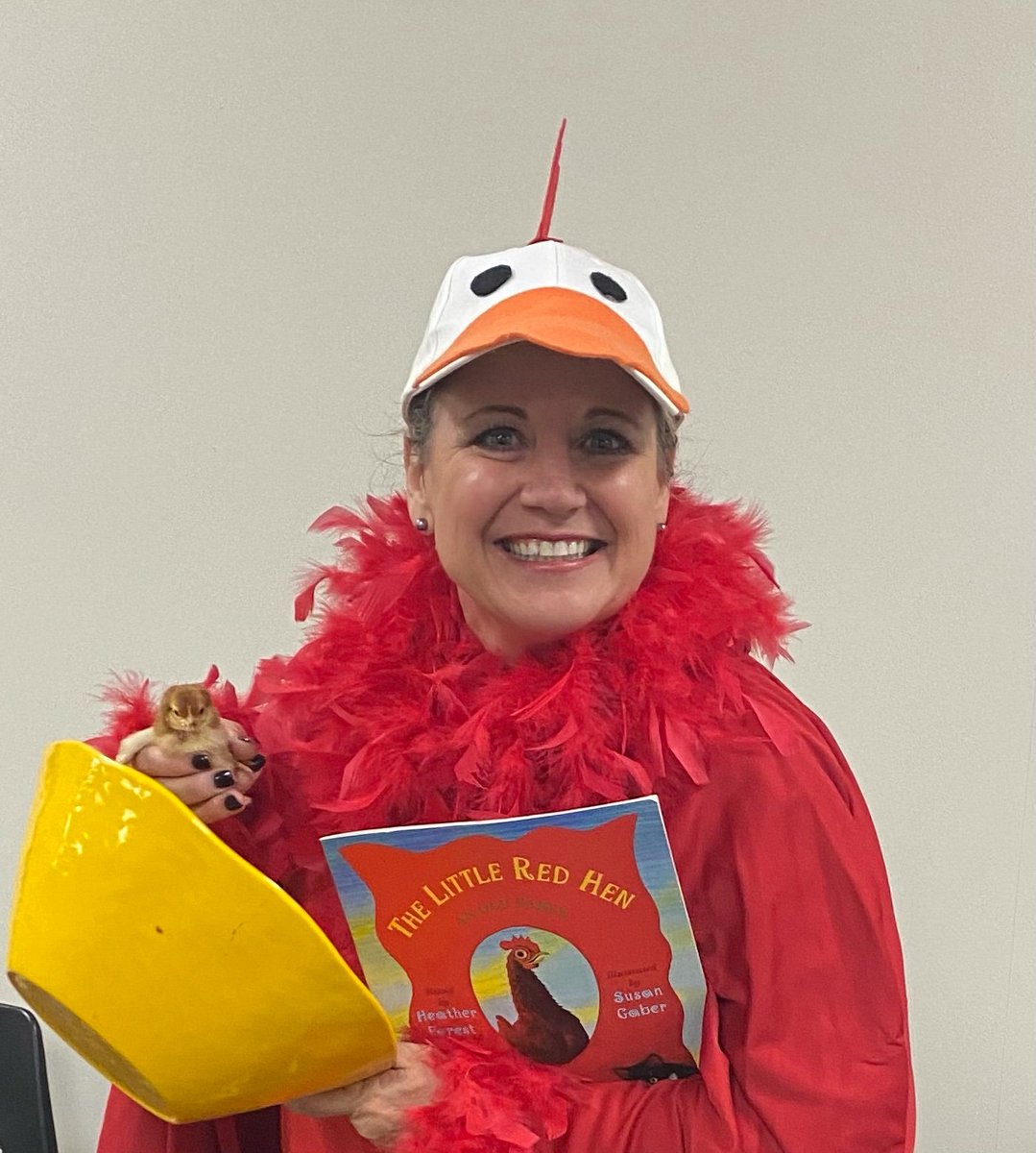 WoodardCFISD's tweet photo. Kindergarten is learning about fables and fairy tales as @sunshinedomer The Little Red Hen and @suebrenz as Peppermint from The Elves &amp; The Shoemaker close out this week!  @CyFairISD #BringingOutTheBest in our students! https://t.co/mytKwYmHIF