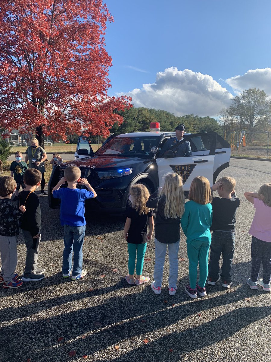 JHorner_CIA's tweet photo. School #1 and the State police both 100 years old this year. Today the state police stopped by to let the students see the replica car. What a wonderful surprise! @AvipMichael @STSchools_info #stswarriors #100years https://t.co/UzF9xm2RCL