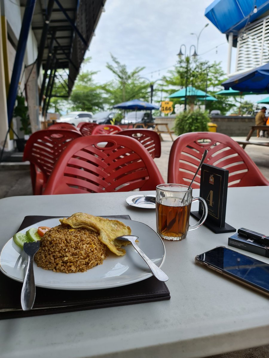 _StefanLie_'s tweet photo. Nyarap biar ga sarap https://t.co/8d0aXx6V4K