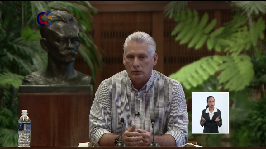 En #Cuba no hay espacio para la rendición resaltó <a href="/DiazCanelB/">Miguel Díaz-Canel Bermúdez</a>  y enfatizó que con un pueblo como el de Cuba no hay rendición posible, y por ese espíritu, esfuerzo y compromiso compartido es que hoy podemos hablar de resultados en el enfrentamiento a la pandemia. #CubaViveYRenace