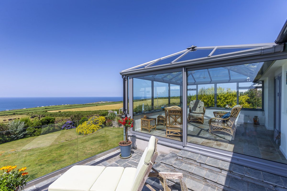 BudeWindows tweet media