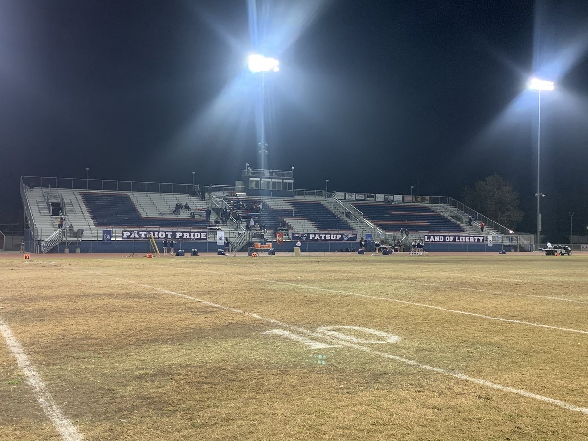 ClovisFootball's tweet photo. Views from Liberty High School in Bakersfield! Kickoff in 45 minutes! Go Cougars! 🏈👏🏽 #DriveForNine https://t.co/8vZpZ5pcAb