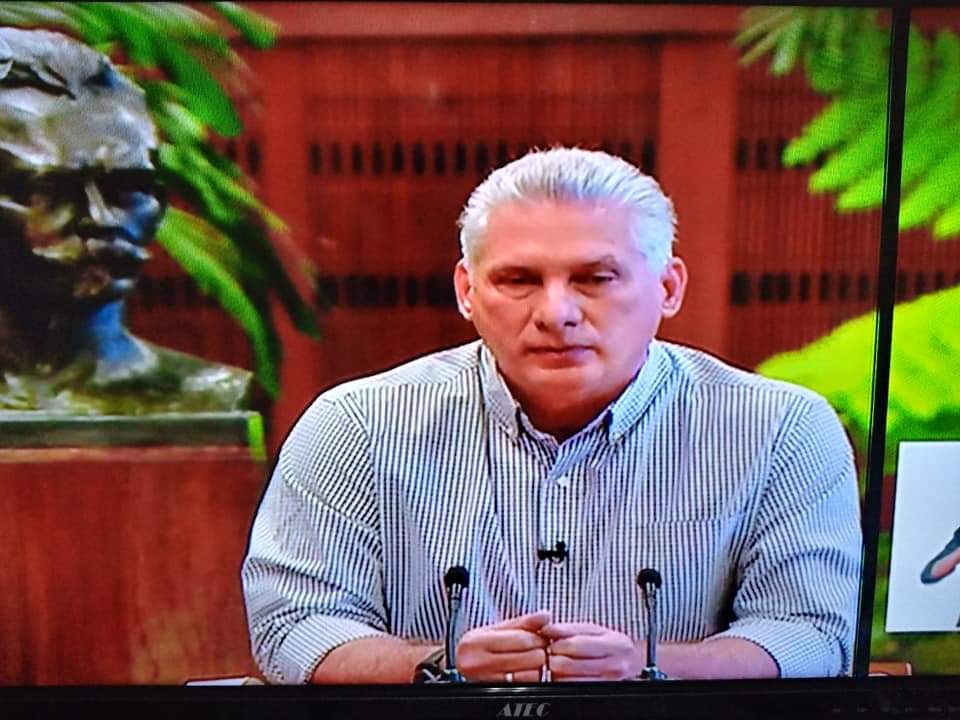 Ricardo Ronquillo Bello (@ronquillobello) on Twitter photo Díaz-Canel en Radio y TV: Cuba debe recibir hasta diciembre casi la mitad de los visitantes que debieron llegar en todo el año. Quienes lleguen encontrarán un país en paz. Los turistas podrán ponerse nuestras vacunas. #Cuba#CubaVive#CubaViveyrenace Díaz-Canel en Radio y TV: Cuba debe recibir hasta diciembre casi la mitad de los visitantes que debieron llegar en todo el año. Quienes lleguen encontrarán un país en paz. Los turistas podrán ponerse nuestras vacunas. #Cuba#CubaVive#CubaViveyrenace