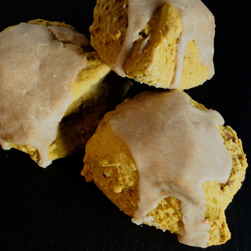 LadroRoasting's tweet photo. Which one is the best,
Raspberry or pumpkin scone?
It's pumpkin for me.
#haiku #caffeladro #ladroroasting #lifewithladro #coffeegood #seattle #coffee #coffeeshop #instacoffee #seattleeats #bakery #seattlebakery #seattlefood #seattlefoodie #eatseattle #seattlecoffeescene https://t.co/k2e4oMiNez