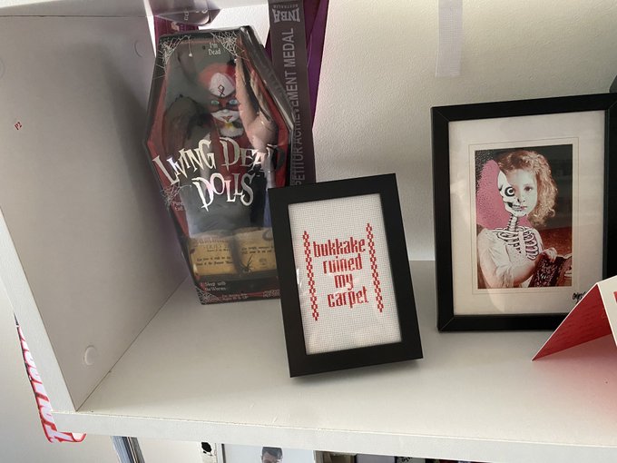 @dont_be_mad_mum Still graces my shelf https://t.co/1TRpUiJYg0<a class="tags" target="_blank" title="On Twitter" href="/?out=eyJ0eXAiOiJKV1QiLCJhbGciOiJIUzUxMiJ9.eyJpYXQiOjE3MjczNzU5NTIsImlzcyI6InR3cG9ybnN0YXJzLmNvbSIsIm5iZiI6MTcyNzM3NTk1MiwiZXhwIjoxNzU4OTExOTUyLCJyZWRpcmVjdF91cmwiOiJodHRwczovL3R3aXR0ZXIuY29tL2RvbnRfYmVfbWFkX211bSJ9.larayQGgT1WRn2edqPualdhFXTLd3l461ajla9pHwJOTa03GhN2PLA-FKo9O1WPaFvI0b5M3TkcJKMP4uhq1Ng">@dont_be_mad_mum</a><a href="/tag/facepalm"class="tags"><span>#facepalm</span></a>