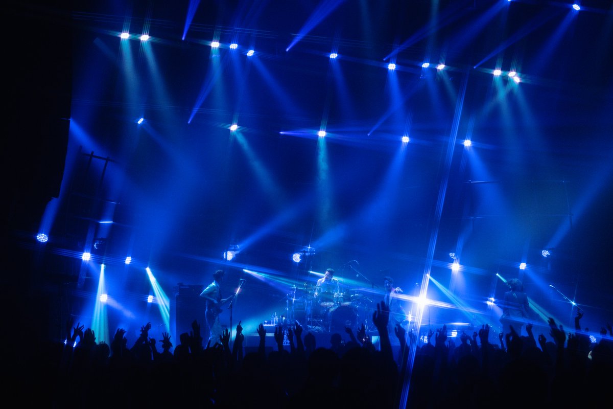 IDLMs_OFFICIAL's tweet photo. 本日は「Black Humor Tour」東京公演！
5年ぶりのZepp DiverCity！
なんと本日含めこれからの公演は全てソールドアウトとなりました！ありがとうございます🙌
関東エリア最終日、全力で盛り上がりましょうね💥
#BlackHumorTour https://t.co/VVdpe2xu8Y