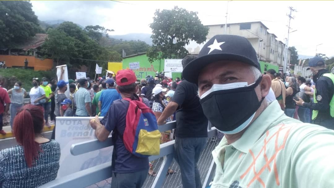 unitranstachira's tweet photo. Inauguración del puente la chivata  , damos las gracias al protector y futuro gobernador del tachira FREDDY BERNAL,  por esta gran obra https://t.co/VTuDkL9maS