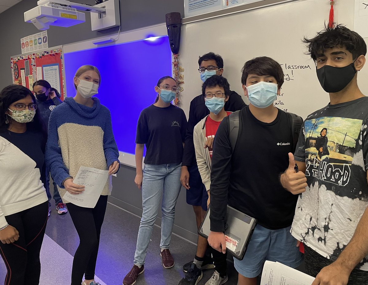 jlkuhleman's tweet photo. A few of my former #APWH scholars (center three) came by to help with #SAQ and #DBQ rewrites during #CardinalHour earlier today…my teacher heart is full!  #payitforward @BellaireHigh #togetherwegrow https://t.co/xrchIAquzL