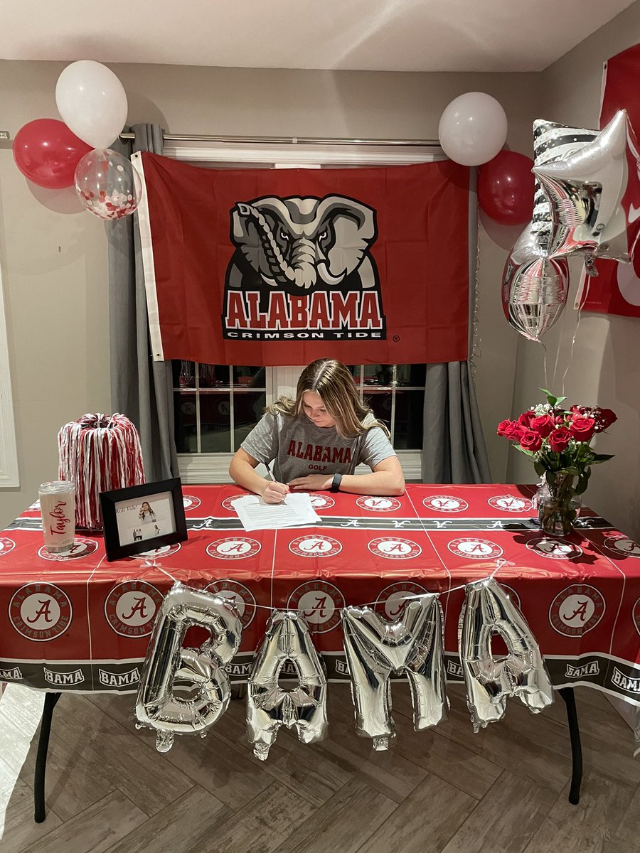 _taylorkehoe's tweet photo. It’s finally official! Super excited to join the @AlabamaWGolf ❤️Can’t wait for the next 4 years. Forever grateful for the opportunity. #RollTide https://t.co/LRGwNoF56p