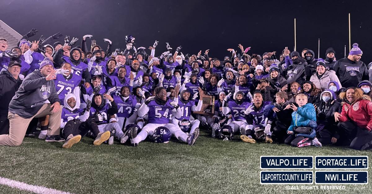 The Pirates can't be stopped 😤
Congratulations to <a href="/MerrillvilleMHS/">Merrillville High School</a> as they will be moving on to Semi-State next Friday! Stay tuned for more photos later tonight 🏆
<a href="/MVillePirates/">Pirate Athletics</a> <a href="/mhspiratefball/">MerrillvilleFootball</a>