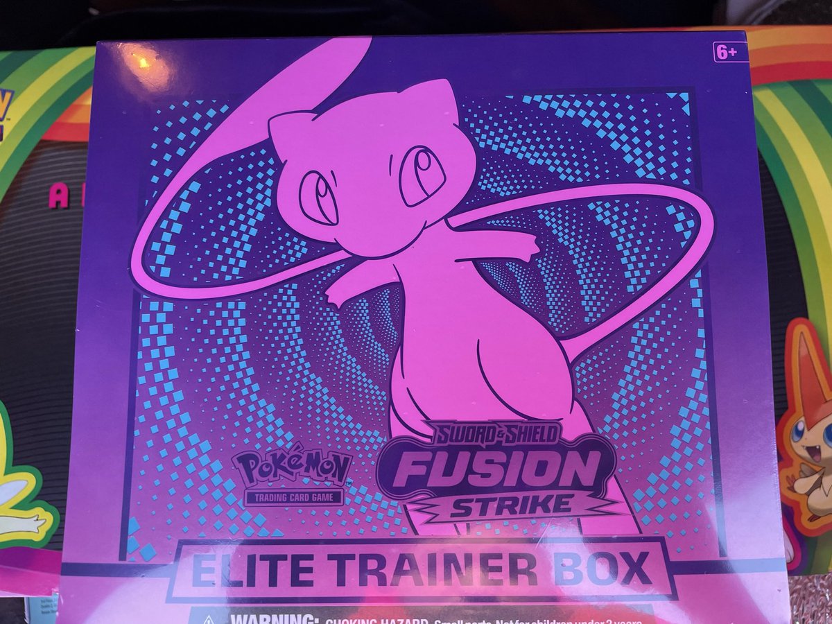 teracelocards's tweet photo. What a beautiful Box!!!! @Pokemon @PostMalone @steveaoki @mew https://t.co/MawjRdypNz
