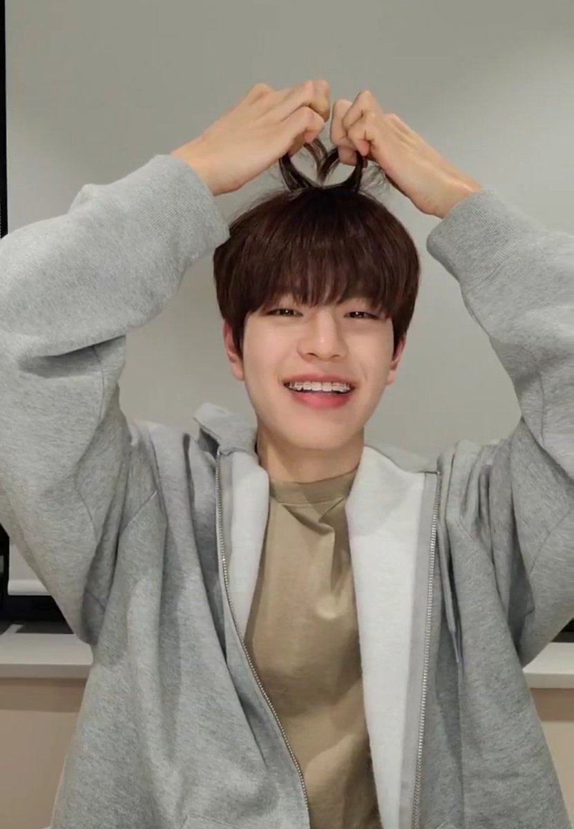 Сынмин stray kids 2022. Сын мин stray kids. Сынмин др. Сынмин айдол. Seungmin из stray kids.