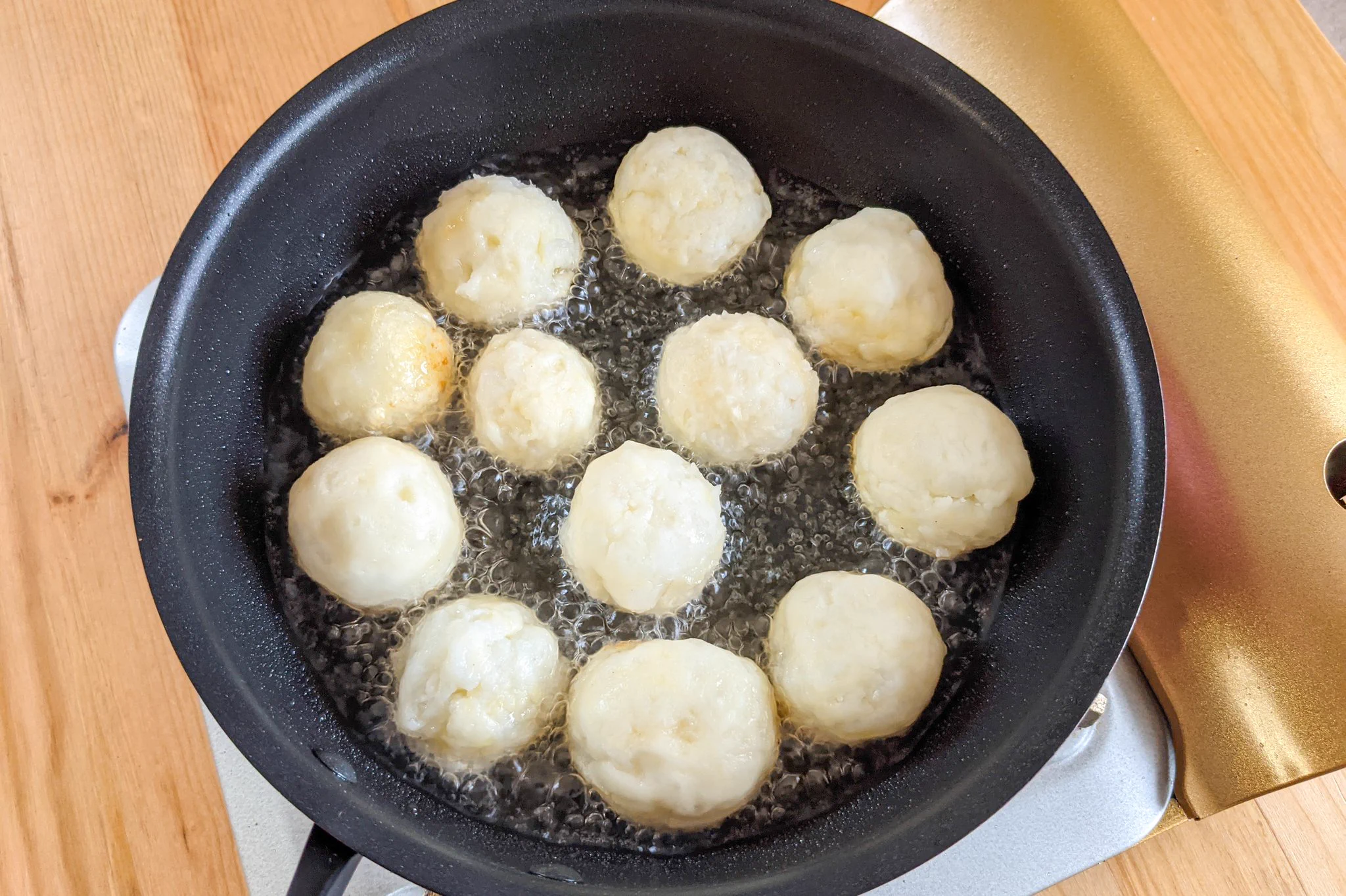 小腹が空いたときのおやつにもぴったりそう！長芋を使った「いももち」レシピ！