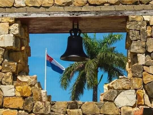 PartidoPCC's tweet photo. @DiazCanelB: Esa es la manera de defender la patria, lo que nuestros padres nos dejaron como herencia. No es una herencia material o de riqueza, sino, sobre todo, de compromiso. Una herencia que nos obliga a, juntos, escalar montañas #Cuba #CubaVive https://t.co/e56z70gqtH
