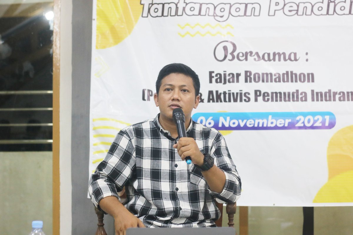 fajarroma5's tweet photo. Seminar Pendidikan "Generasi Milenial Menghadapi Tantangan Pendidikan 4.0" https://t.co/wuOCwRv9B8