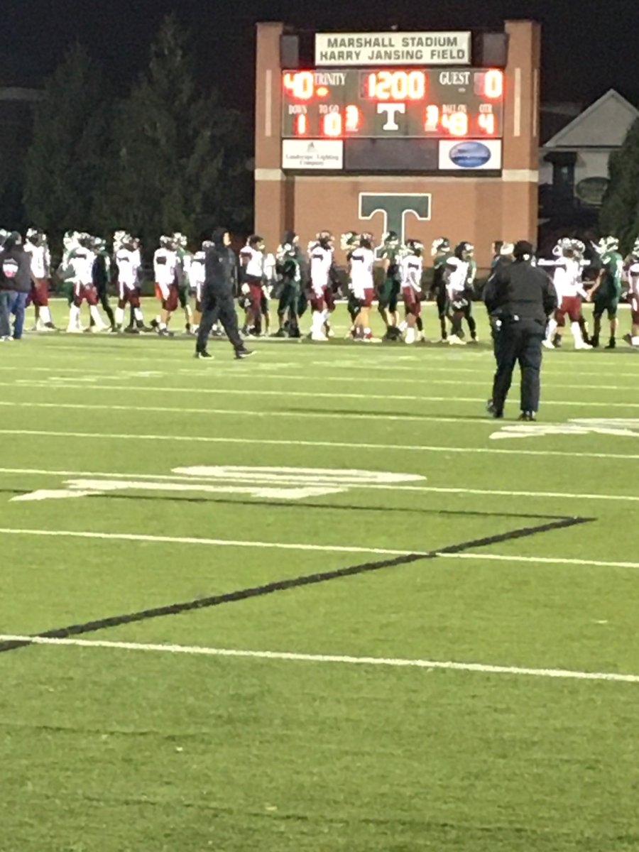 Jonatha63654093's tweet photo. We bring home another win! 40-0. No throws this way tonight. #nocatchzone https://t.co/64x58QwNOc
