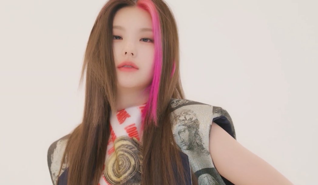 H'jearyca//log out tweet media