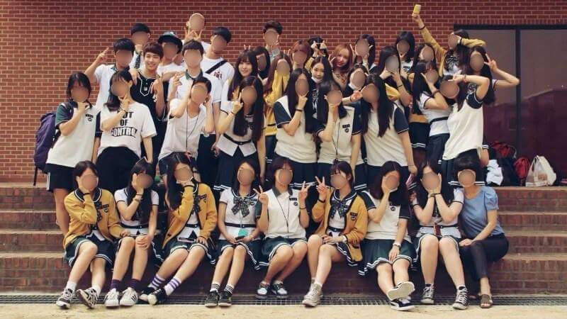 onlyyou_ju's tweet image. 아무래도 최고의 세계관 충돌은
전설의 3학년 5반 아닐까

여자친구 유주 세븐틴 도겸
오마이걸 지호 우주소녀 성소