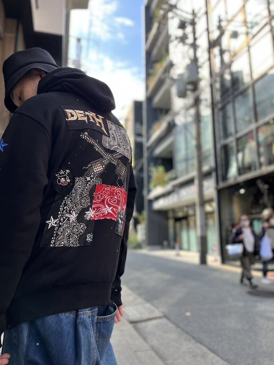 royalflashumeda's tweet photo. 11/13-11/30
本日からroarguns POP UP 開催！
普段並んでいないアイテムが目白押しです。

是非、ご来店下さい。 https://t.co/RQyBenqObj