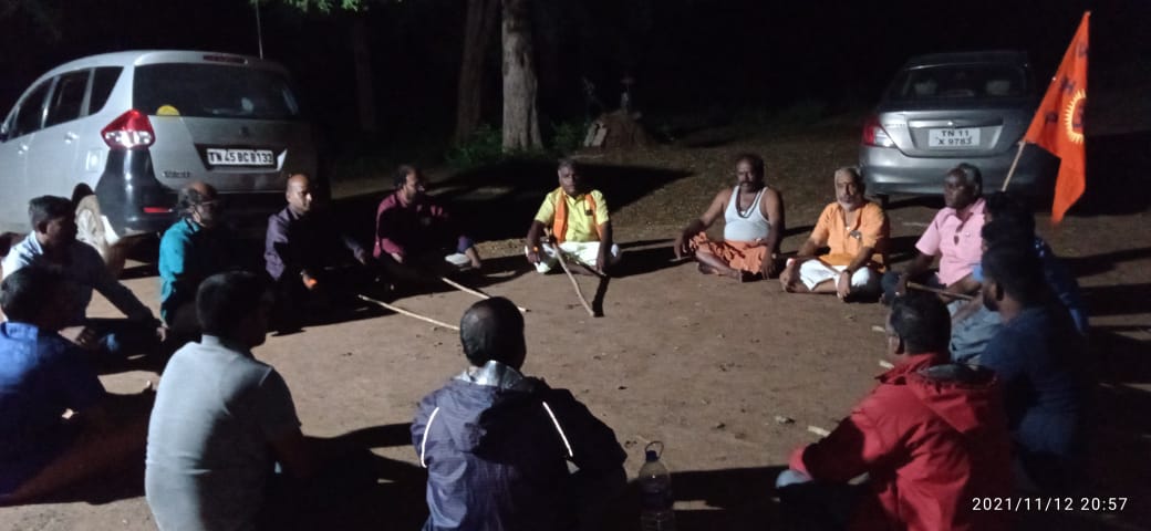 *#சிறுவாச்சூர்*

*இரவு பகலாக* 
*கோவில்களை* *பாதுகாக்கும்  பணியில்* 
*விசுவ ஹிந்து பரிஷத்*

*நம் கோவில்களை* 
*நாமே பாதுகாப்போம் !!*

*#Rakshak*
*#VHPDTN*