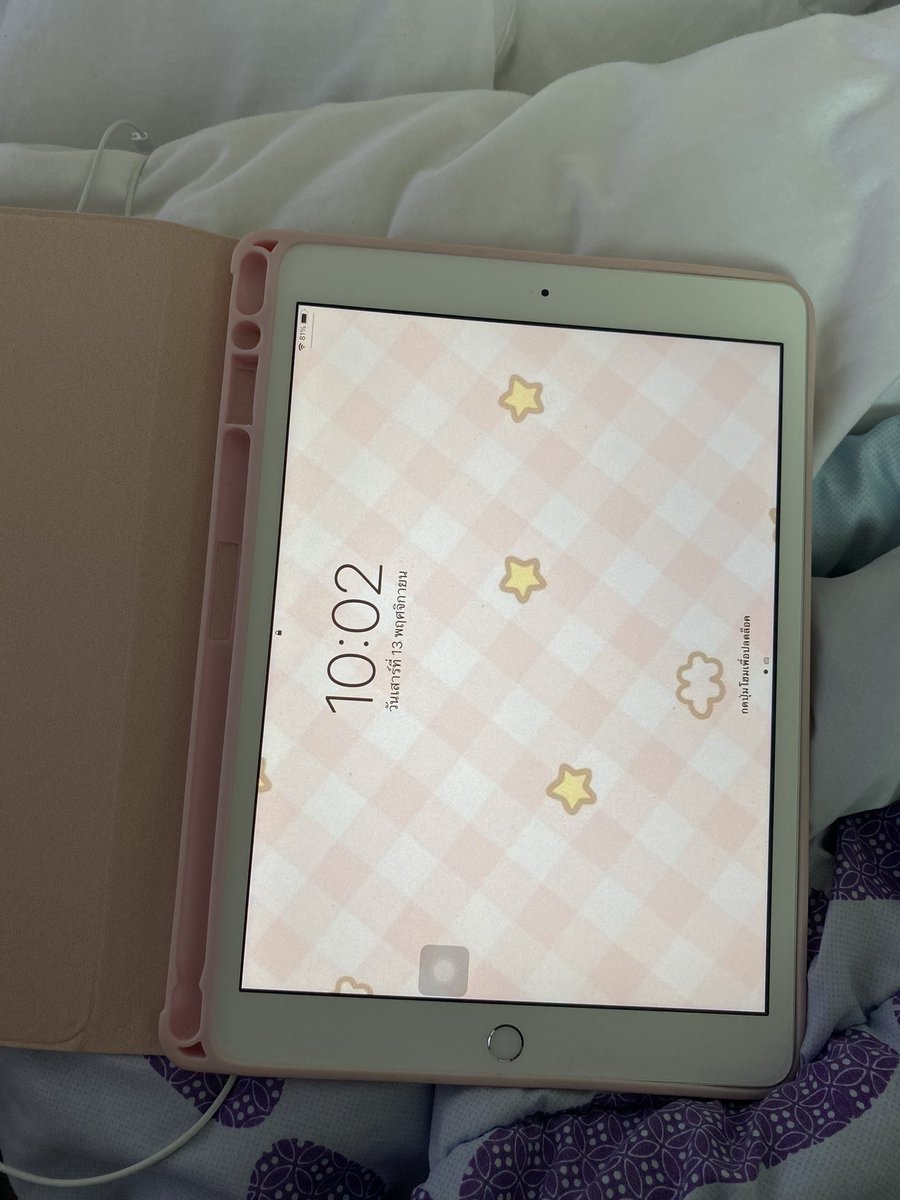 gajshsshjs's tweet photo. ส่งต่อไอเเพด gen8 128 g  ใช้เองค่ะ
 (ไม่ใช่ร้านค้า1000%)
ซื้อจากisudio ขอหลักฐานการซื้อได้นะคะ
ใช้งานไม่ถึง3เดือน (ขายเพราะไม่ค่อยได้ใช้เลยเเอบเสียดาย นัดรับได้ค่ะ เซ็นทรัลเวสเกต หรืออื่นๆลองถามได้น้า
  #ipadgen9 #ipadgen8 #ส่งต่อไอแพด #iPadเพื่อการศึกษา https://t.co/dBPFKPXqEw