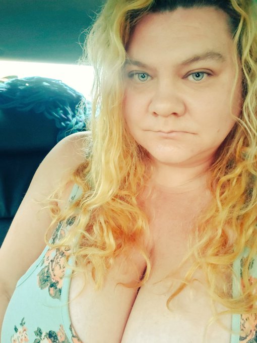 So my car battery is now dead &amp; I am stuck with no way to move it now.   Please read the link &amp; retweet<a href="/tag/homeless"class="tags"><span>#homeless</span></a><a href="/tag/adultmutualaid"class="tags"><span>#adultmutualaid</span></a>