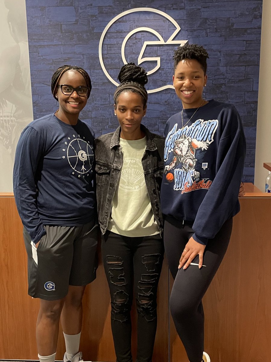 You know it’s a good night when 5,755 points walks into the office! 🏀 💪🏾 

#buckets #HOYASAXA #WeAreOne #ProHoyas