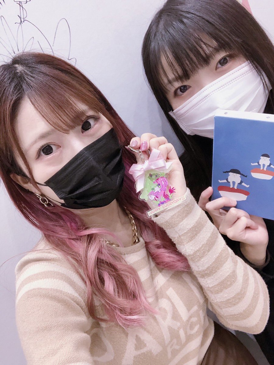 tobimo9's tweet image. 焼き鳥ののちゃんと2人で出展してます💡
@midochindayi