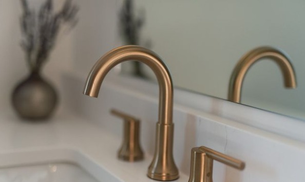 2aSourcing's tweet photo. Brass Tap give your bathroom a unique look.
.
.
.
.
#vintagestyle #brass #vintage #vintagebrass #thriftstorefinds #vintagedecor #brassanimal #brassdecor #antiquebrass #antique #brassfigurine #brasscollection #torontovintage #brassgiraffe #giraffesofinstagram #giraffes #brassdecor https://t.co/BEIu3Bg2Yc