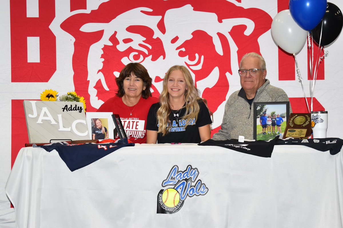 so excited to officially be a vol💙🤍thank you to everyone who came or sent messages! <a href="/jalc_softball/">JALC Softball</a> <a href="/04_house/">Smash House 04 Premier</a>