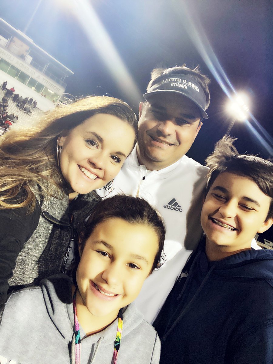 jdriffill04's tweet photo. Knights win #dateknight #fridayknightlights @sdriffill22 https://t.co/B2XCKTjrtB
