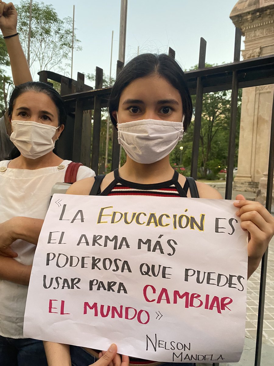 mecomprometopy's tweet photo. #EducaciónNoSeToca 
Ciudadanos comprometidos con el Paraguay 🇵🇾 💪 https://t.co/moy9HrN8Lz