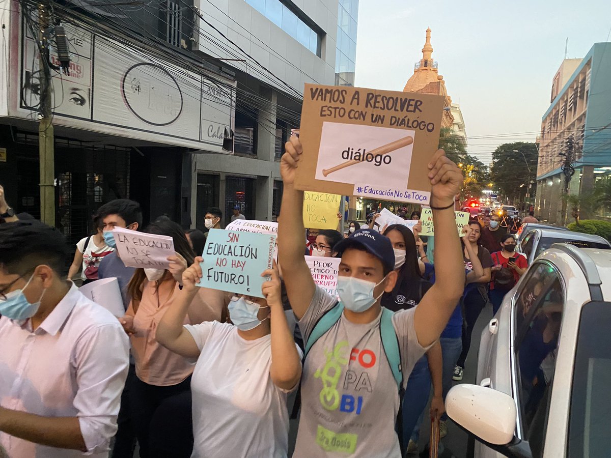 mecomprometopy's tweet photo. #EducaciónNoSeToca 
Ciudadanos comprometidos con el Paraguay 🇵🇾 💪 https://t.co/moy9HrN8Lz