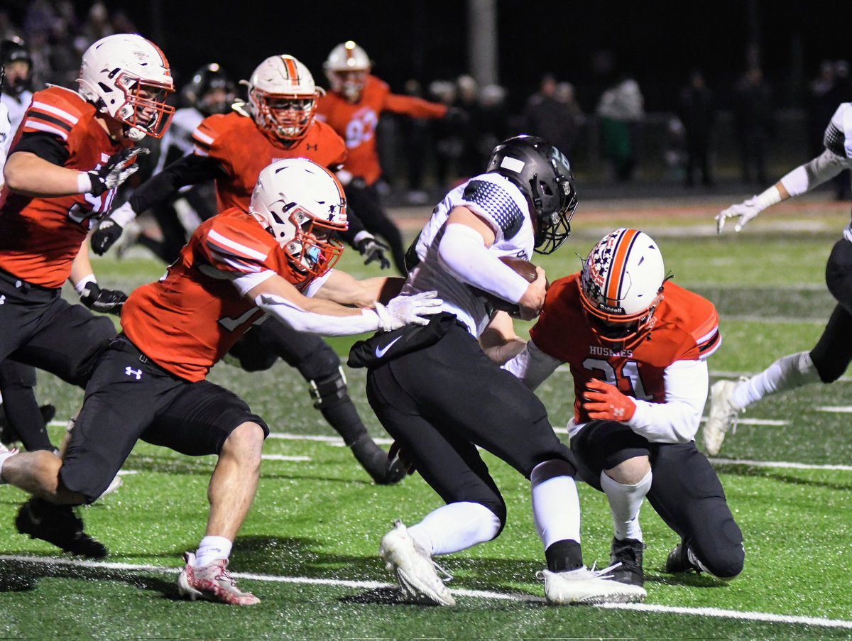 SportsANR's tweet photo. Back to the finals! Aurora rallies from 10 down to defeat Omaha Skutt 21-17. #nebpreps https://t.co/sJIK77aqU3