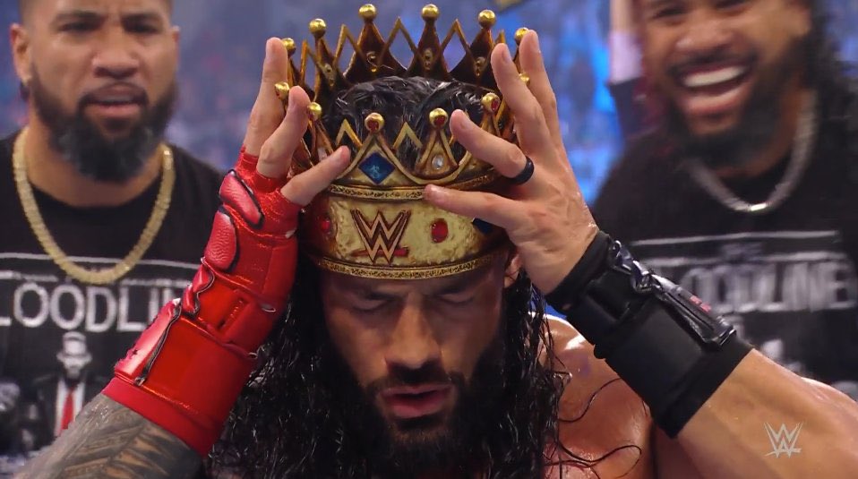 ReneeRe8333's tweet photo. I love him😂😂 … #HeTheOne👑 

#RomanReigns 🐐#SmackDown https://t.co/nnuzgQmFF2