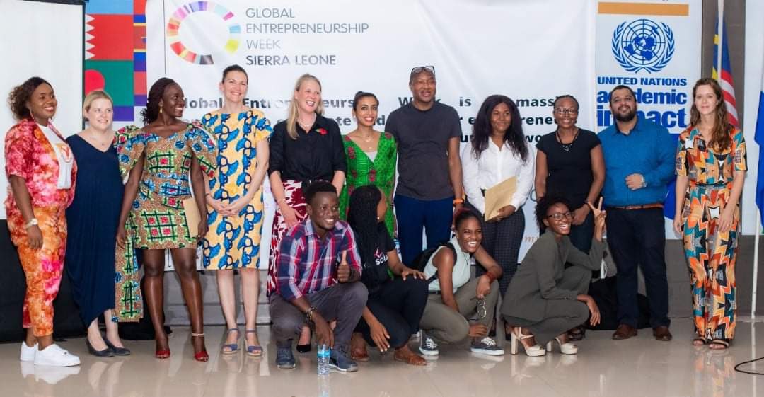 AfriqiaSolution's tweet photo. It was a pleasure participating in some of the activities of #SierraLeone global #Entrepreneurship week. Thanks to @GENSierraLeone +Aurora foundation for including our Founder in evaluating some fantastic business ideas! Everybody is a winner 👏🏽👏🏽and @Limkokwing_MY a great host! https://t.co/LXrqfLtCOq